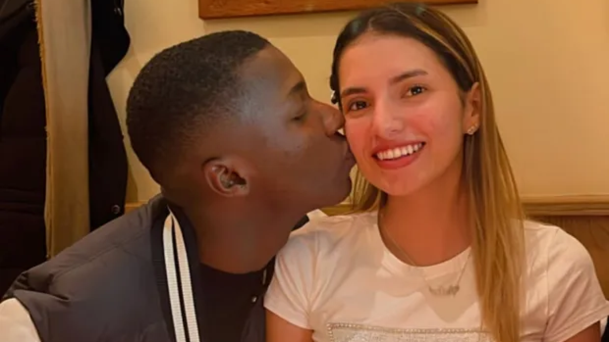 Los futuros padres, Moisés Caicedo y Paola Salazar.