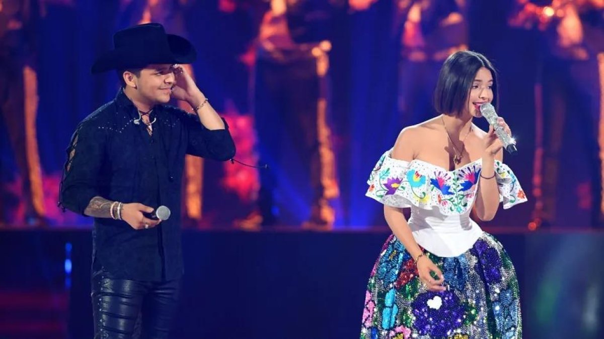Christian Nodal y Ángela Aguilar tienen una canción en colaboración titulada 