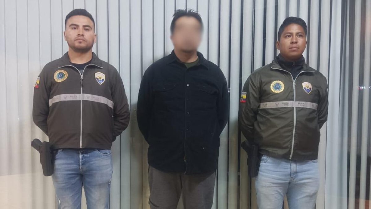 l detenido por supuesta distribución de pornografía infantil era profesor en la ciudad de Cuenca.