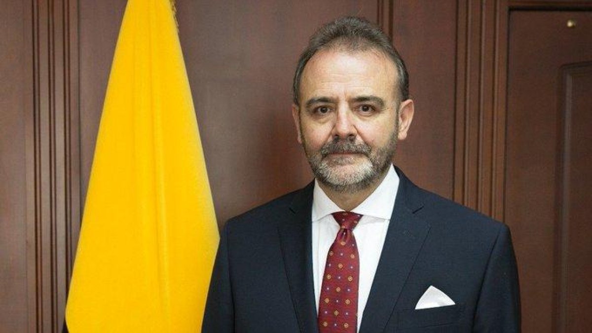 Ecuador plantearía al diplomático de carrera, embajador Cristian Espinosa para ocupar la embajada de Ecuador en Estados Unidos.