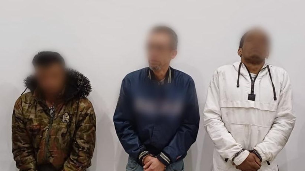 Los aprehendidos son un ciudadano ecuatoriano y dos de nacionalidad colombiana.