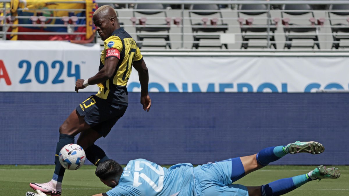 Enner Valencia no podrá jugar en el partido contra Jamaica como consecuencia de su expulsión durante el encuentro con Venezuela.
