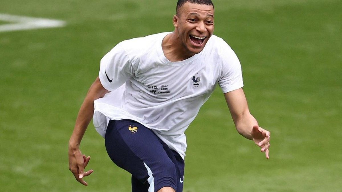 Kylian Mbappé se encuentra jugando la Eurocopa con Francia, luego se sumará a Real Madrid