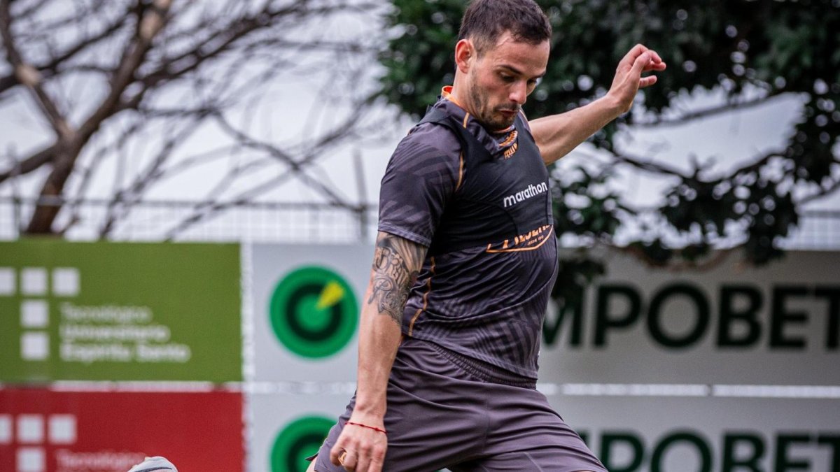 Octavio Rivero nuevo delantero de Barcelona.