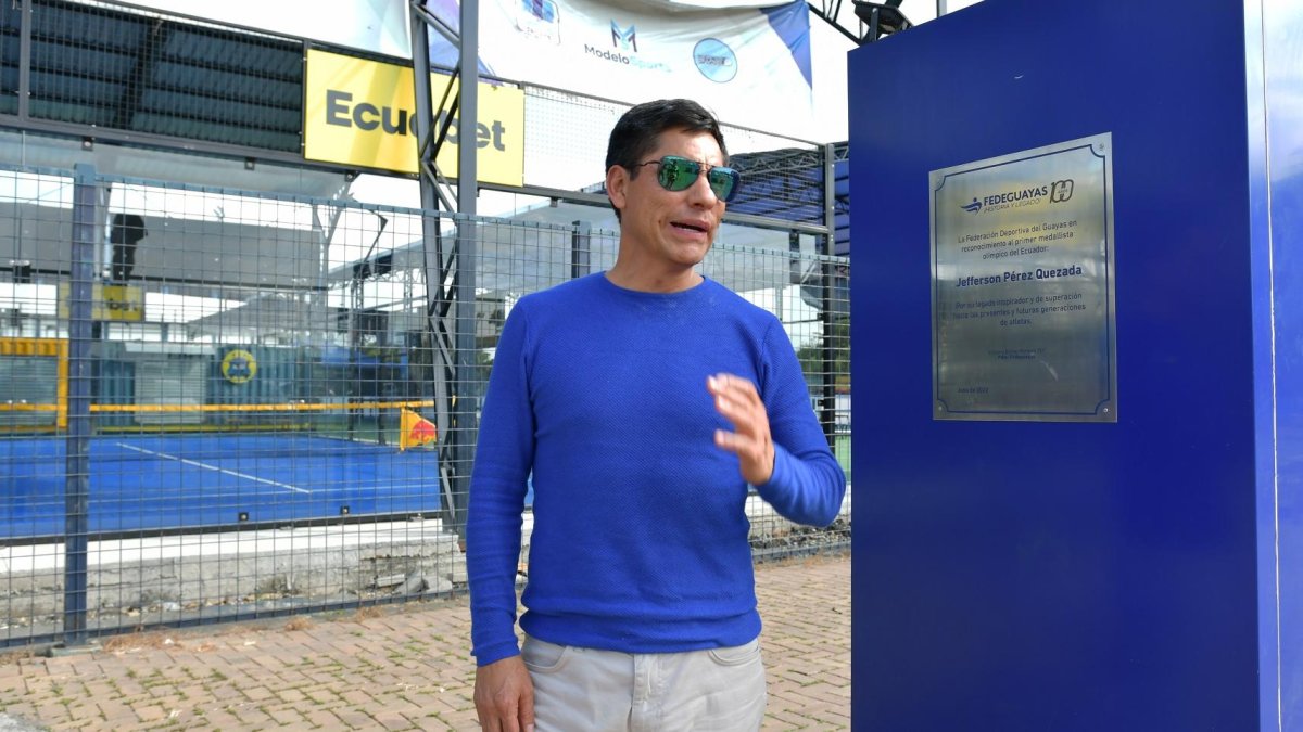 Jefferson Pérez ganador de la primera medalla de Oro en los JJ. OO y es Ing. en administración de empresas.