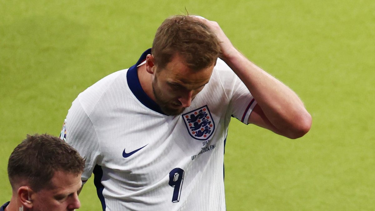 Harry Kane of England leaves the pitch during the UEFA EURO 2024 final soccer match between Spain and England, in Berlin, Germany, 14 July 2024. (Alemania, España)