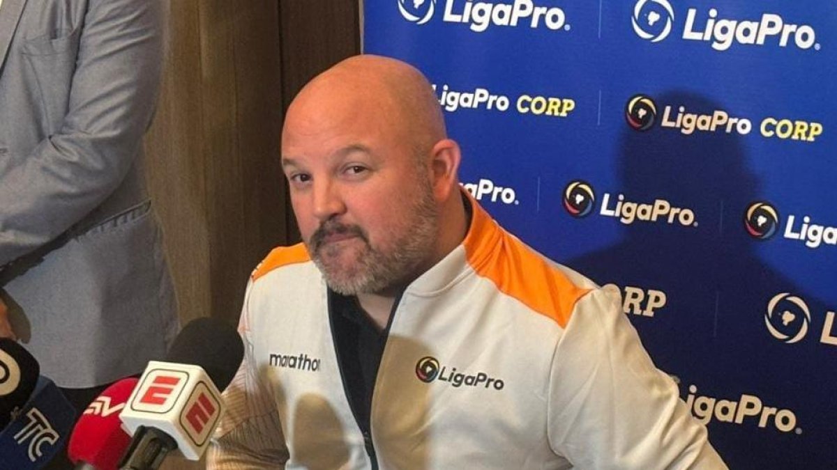 El presidente de LigaPro Miguel Ángel Loor sigue en negociaciones con los árbitros.