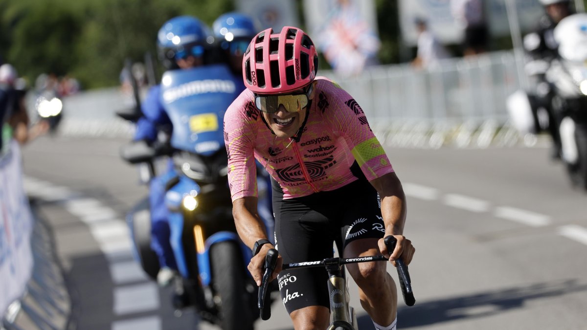 Richard Carapaz ganó la etapa 17 del Tour de Francia.