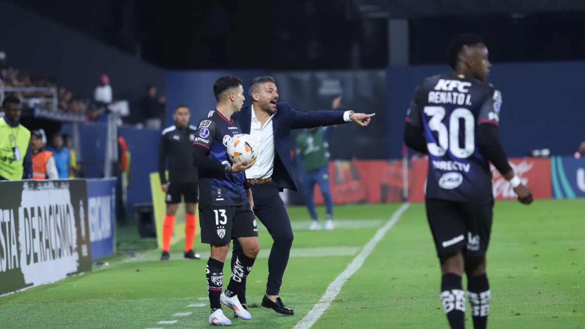 El DT de nacionalidad argentina busca avanzar a los octavos de final.