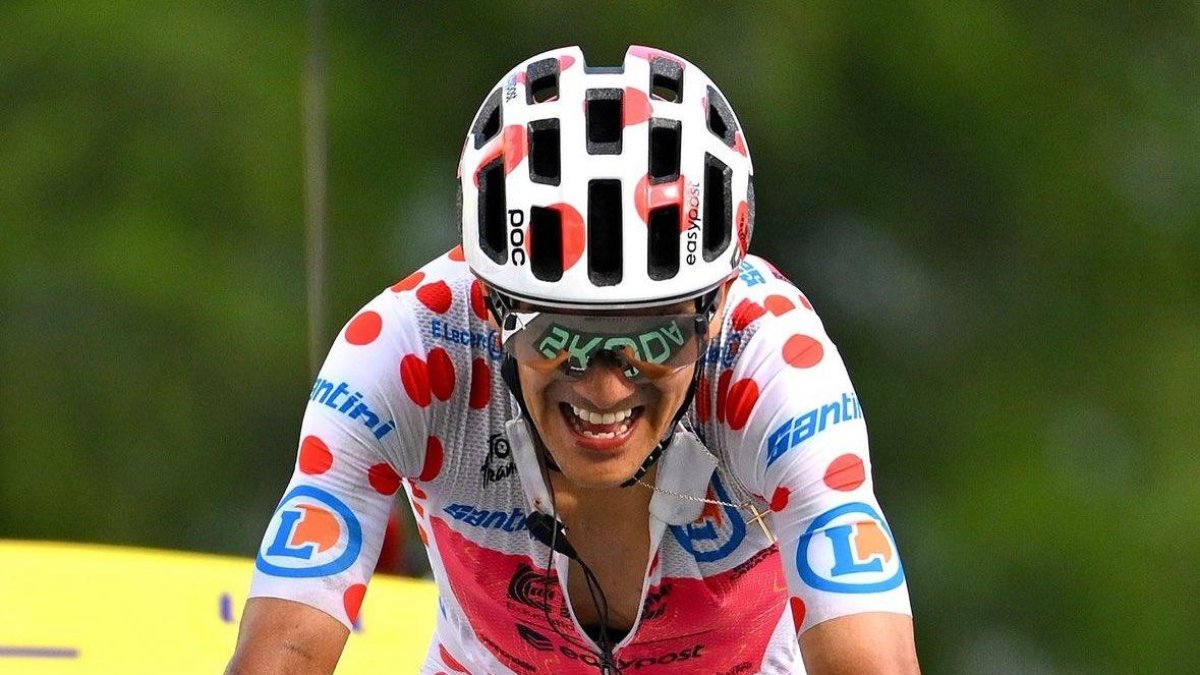 Richard Carapaz se ganó el premio al deportista más combatible del Tour de Francia 2024.