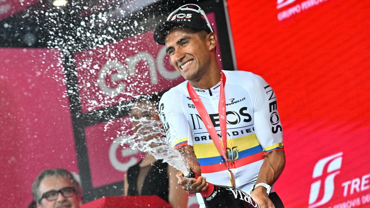 En mayo, el ecuatoriano Jhonatan Narvaez del equipo Ineos Grenadiers ganó la primera etapa del Giro d'Italia 2024.