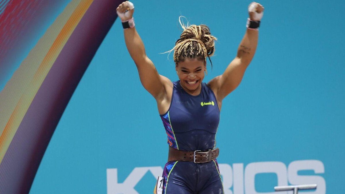 Palacios ostenta el récord mundial de arranque en los 71 kilogramos. Lo hizo en el Grand Prix de La Habana, Cuba, de 2023.