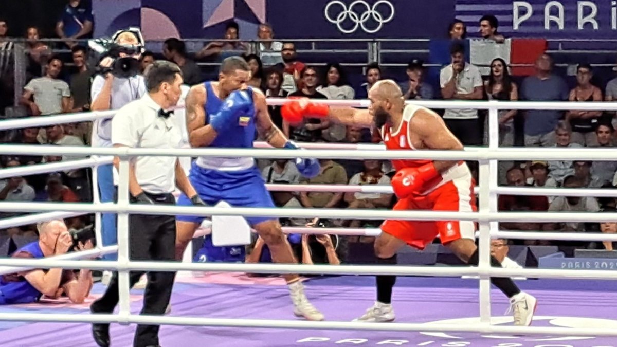 Congo perdió el combate en cuartos de final por 4-1 en la decisión divida de los jueces.