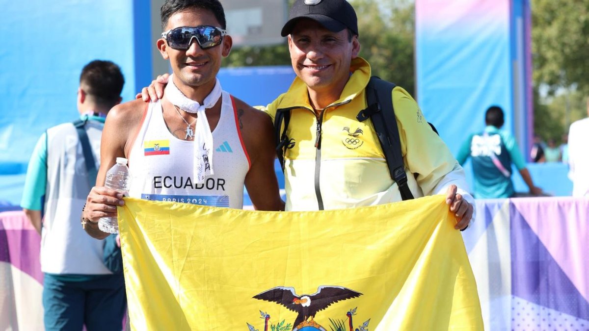Lujo. Daniel Pintado, medalla de Oro en París 2024, y Jefferson Pérez, oro olímpico en Atlanta 1996.