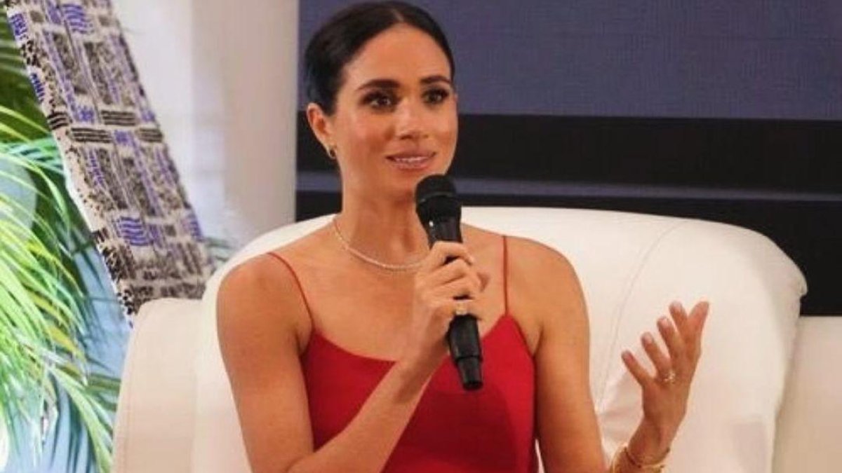 Representa a una mujer real.