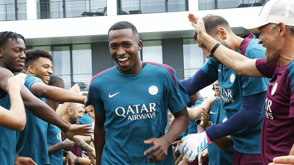 William Pacho jugará en PSG hasta julio de 2029.