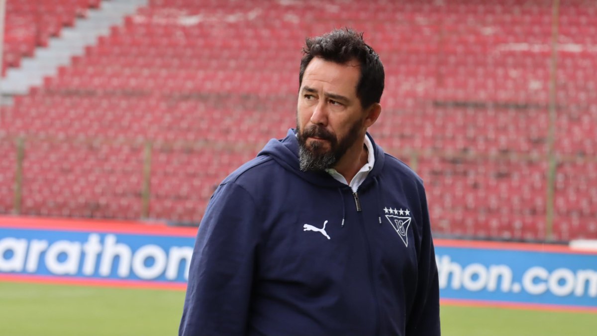 El entrenador Pablo Sánchez  de Liga de Quito. 