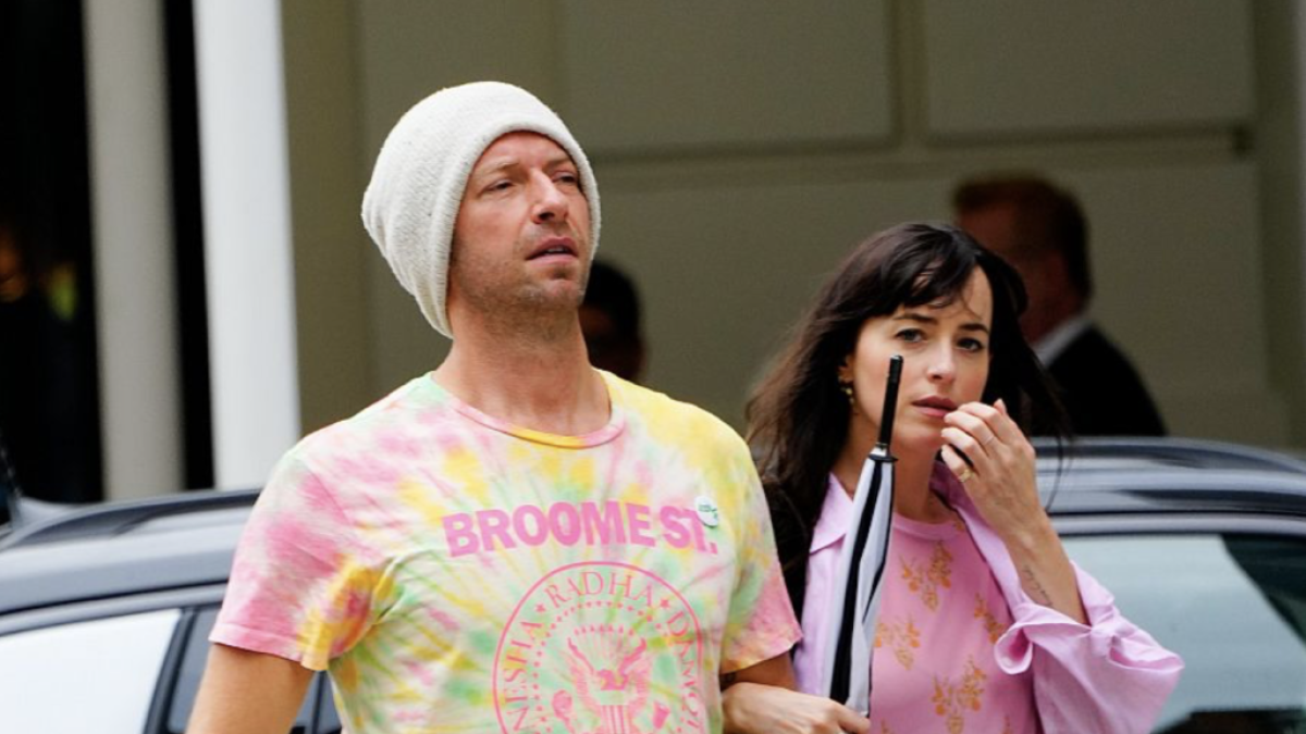Chris Martin y Dakota Johnson empezaron su relación en 2017.