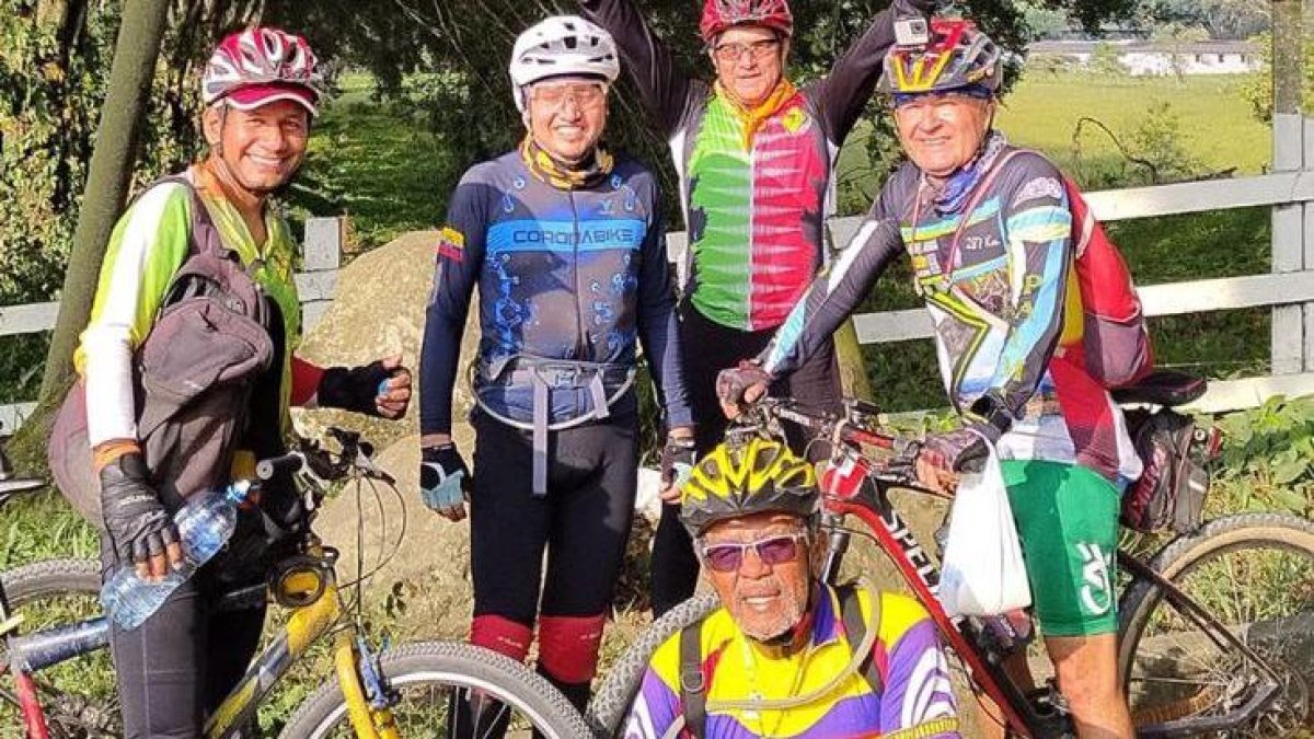 Ciclistas de la Calle estuvo en ruta de tren de Chimborazo.
