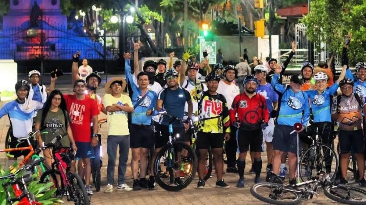 Por el Día sin Auto, ciclistas recorrieron Guayaquil.