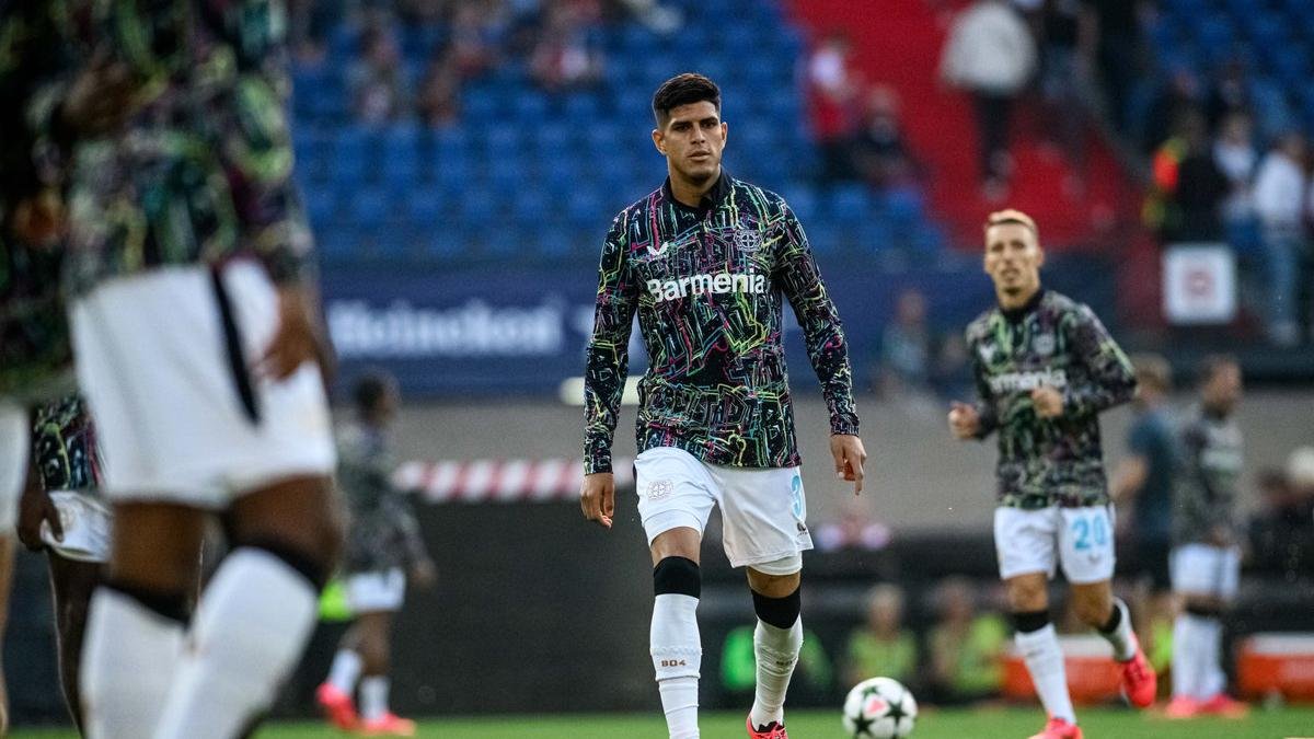 Piero Hincapié destacó en la goleada de Bayer Leverkusen.