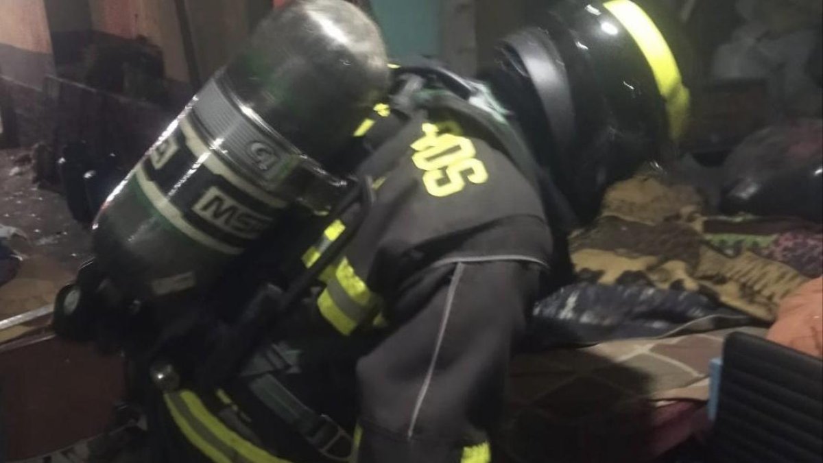 Los bomberos atendieron la emergencia la noche del 20 de septiembre de 2024.