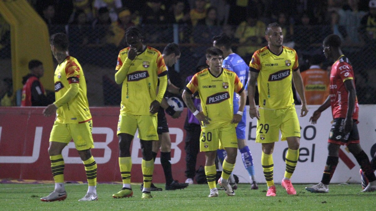 El rendimiento de Barcelona ha ido de mayor a menor desde la llegada de Holan. Ante Cuenca, ni siquiera mereció empatar.