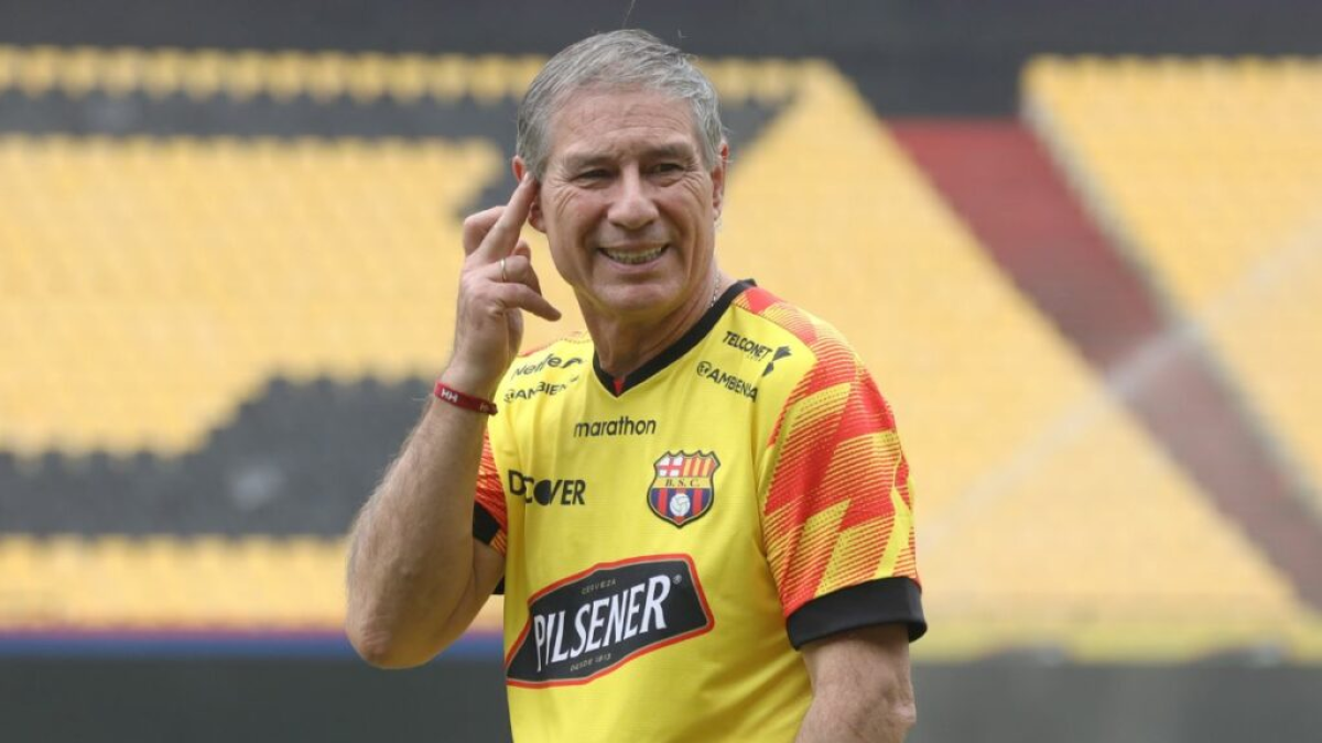 El técnico Ariel Holan llegó a Barcelona tras la salida de Diego López