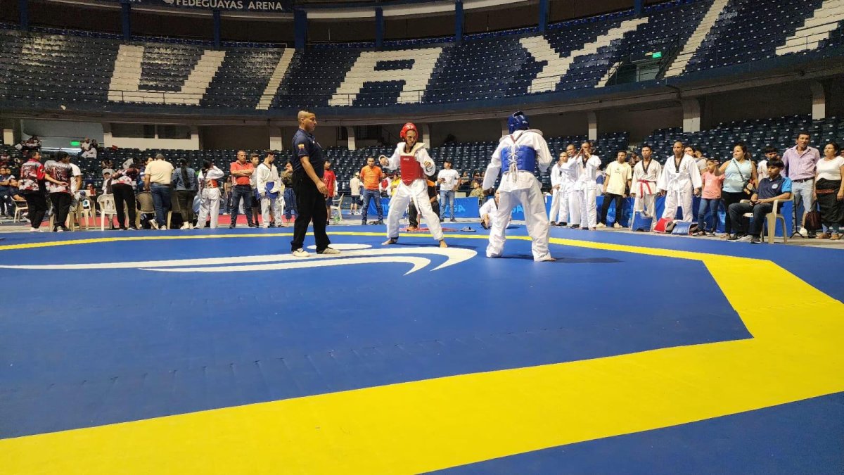 El evento interfuerzas se lo hizo en el coliseo Voltaire Paladines Polo.