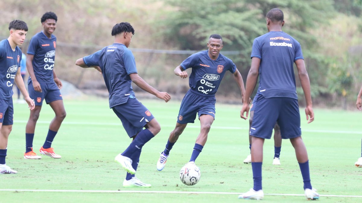 Efectividad. El delantero JustinLerma (centro) es una de las figuras de la Tricolor sub-15 que está a un paso de ganar la corona sudamericana.