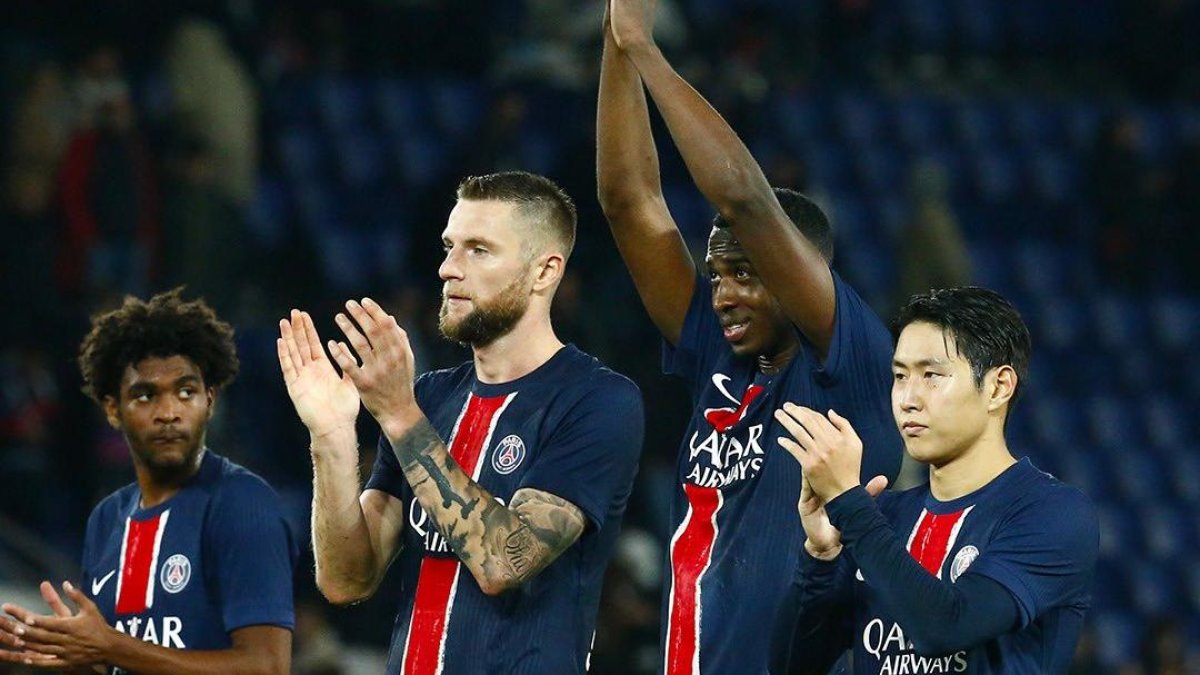 Willian Pacho se apunta de titular con PSG en el Clásico de Francia