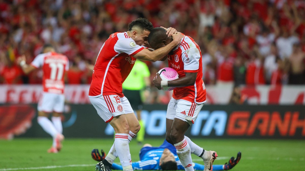 Enner Valencia marcó el 1-1 final sobre el Flamengo de su compatriota Gonzalo Plata.