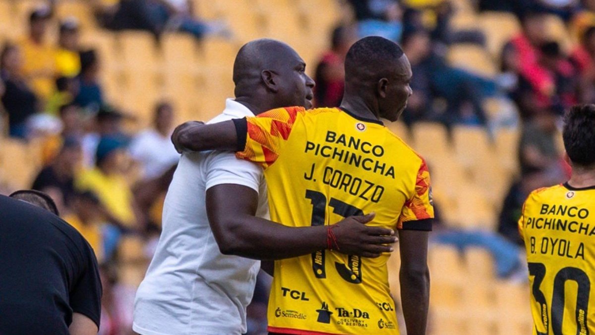 El técnico Segundo Castillo logró levantar el juego del Ídolo y el nivel de jugadores como el extremo Janner Corozo.