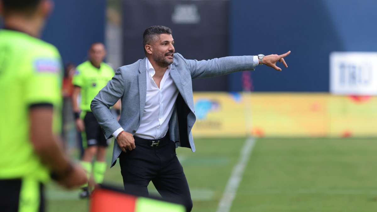 Gandolfi llegó el 20 de diciembre 2023 y dirigió al bicampeón de la Copa Sudamericana.