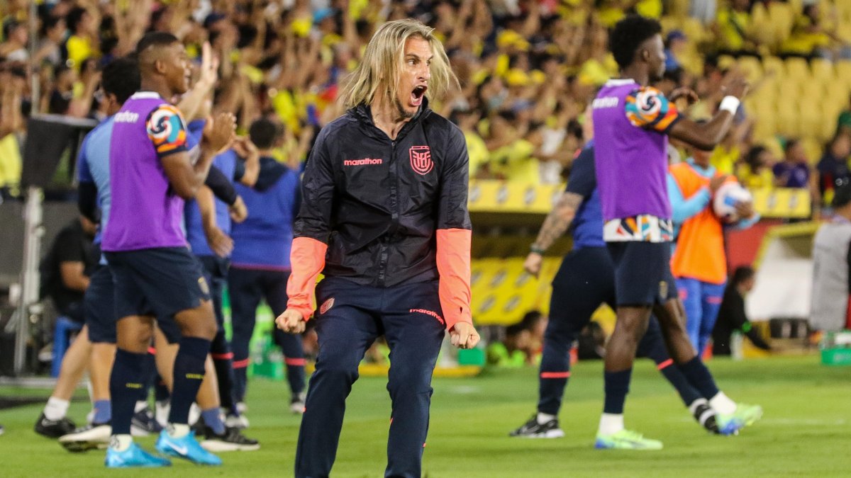 El entrenador de Ecuador, Sebastián Beccacece en las eliminatorias sudamericanas al Mundial de Fútbol 2026.