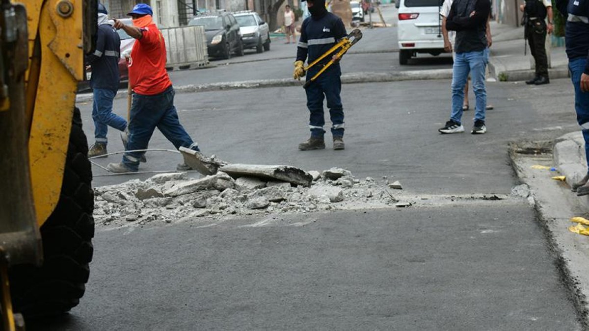 Varias autoridades realizaron la destrucción de los rompe velocidades