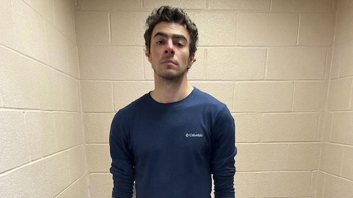 Una foto del Departamento de Policía de Altoona, de Luigi Mangione, sospechoso de estar relacionado con el asesinato de la semana pasada del director ejecutivo de UnitedHealthCare, Brian Thompson.