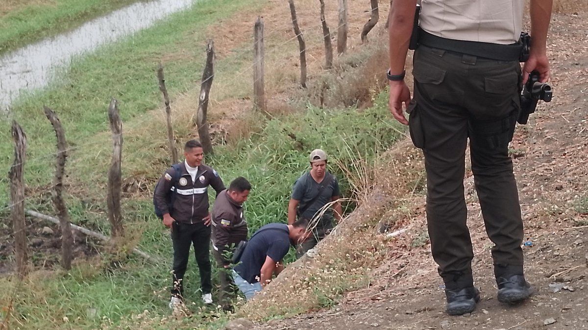 Peritos acudieron al sitio del suceso, para analizar la escena.