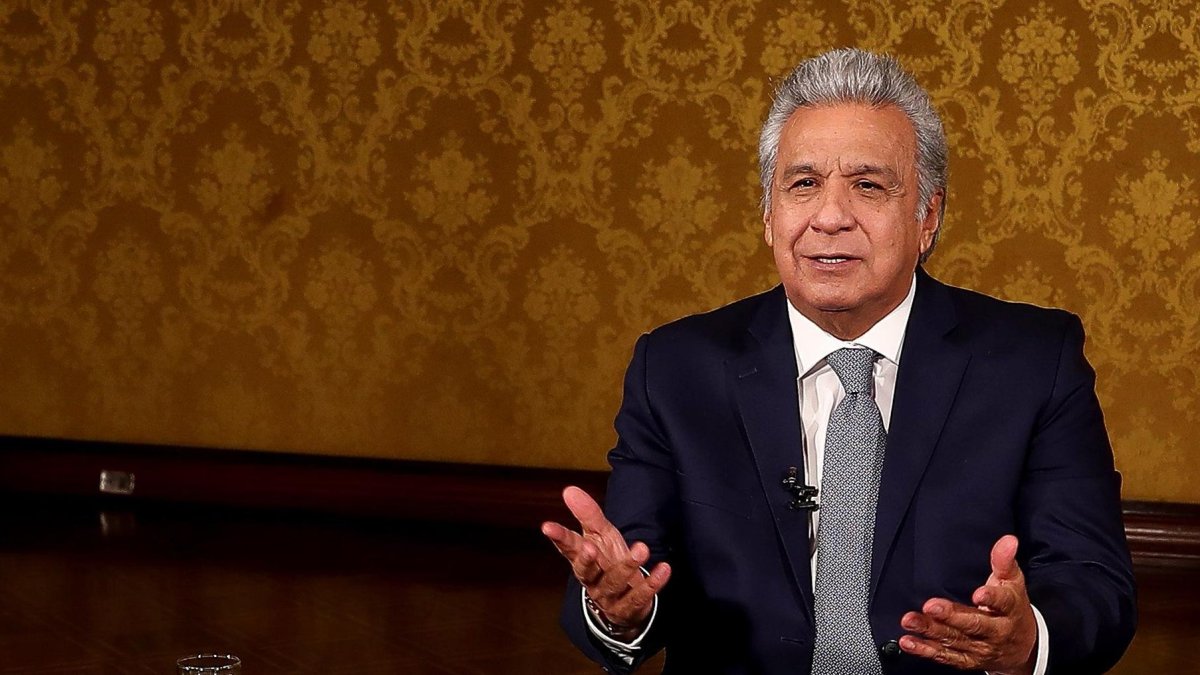 Lenín Moreno es acusado por el correísmo de supuesto peculado y de espiar a Rafael Correa.