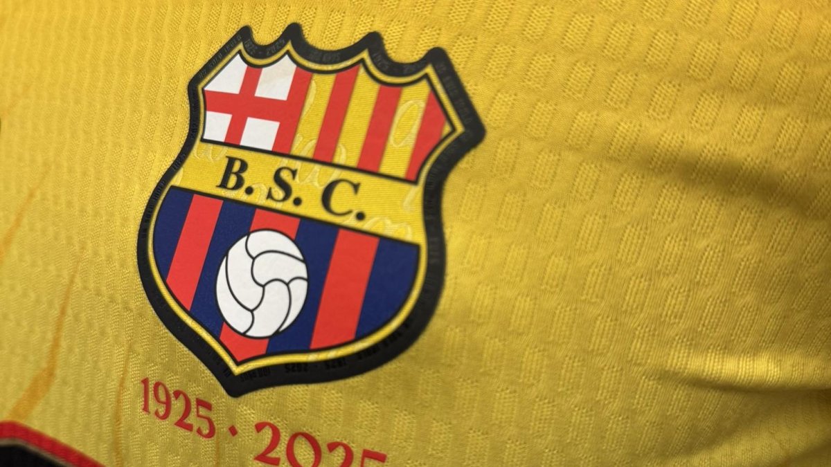 La nueva camiseta de Barcelona lleva escrita la fecha de fundación y el año del entenario