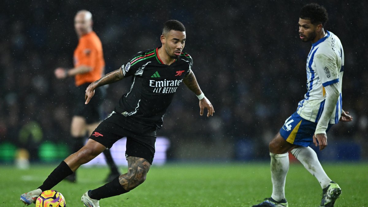 Gabriel Jesús (i) fue la figura de Arsenal en la anterior ronda de la Carabao Cup.