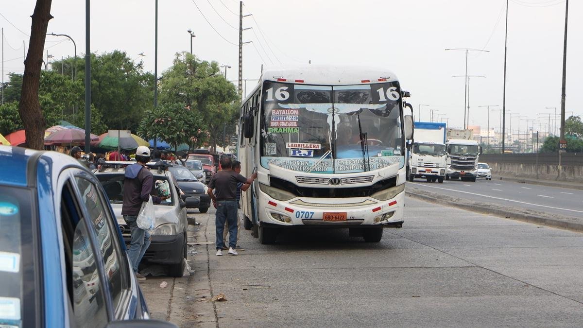 La línea 16 cubre el recorrido que dejó la ruta 118 en la vía Perimetral.