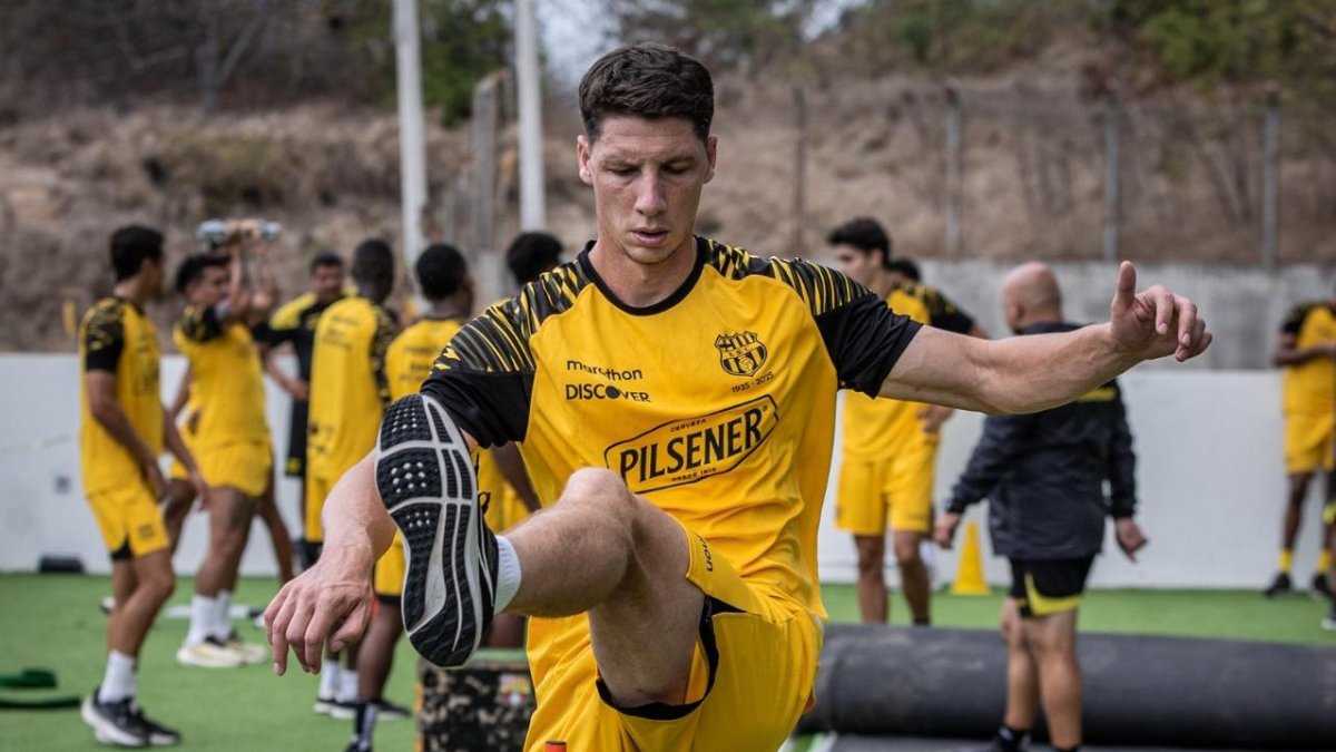 Gastón Campi ya trabaja con el plantel de Barcelona que realiza su pretemporada en Manta