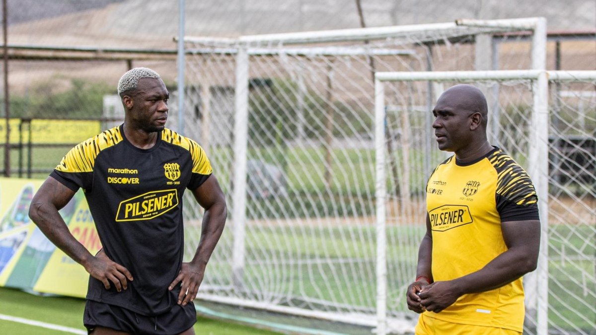 Felipe Caicedo y Segundo Castillo en la pretemporada en Manta.
