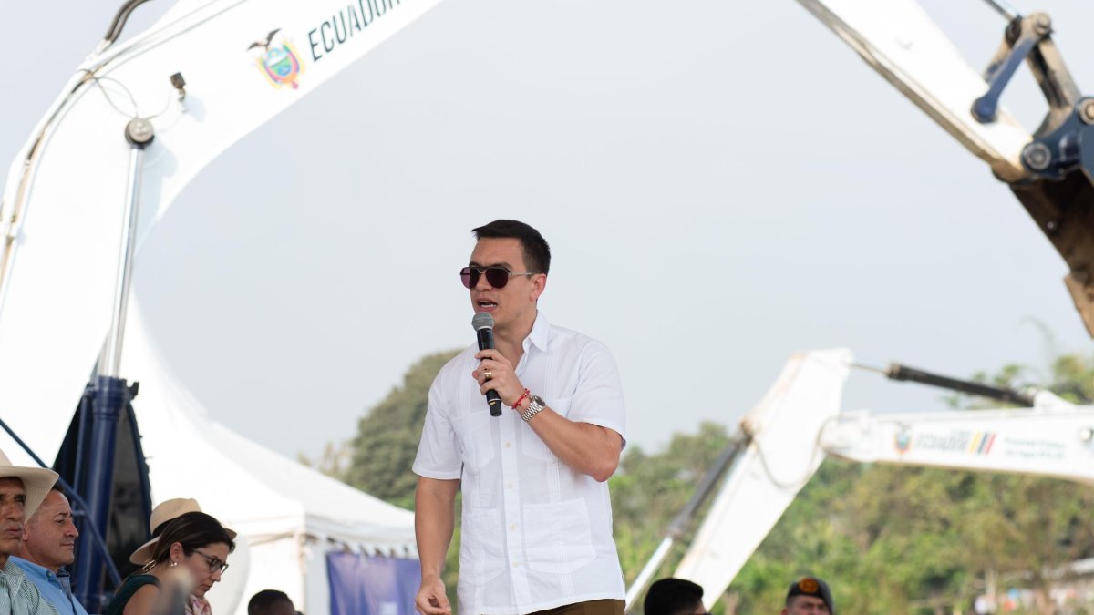 El presiente-candidato Daniel Noboa durante un acto de gobierno.