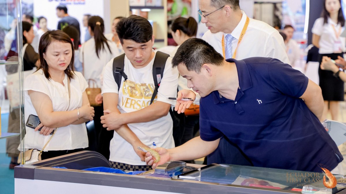 Promoción. Una de la ferias donde se muestran los camarones de Ecuador a los chinos.