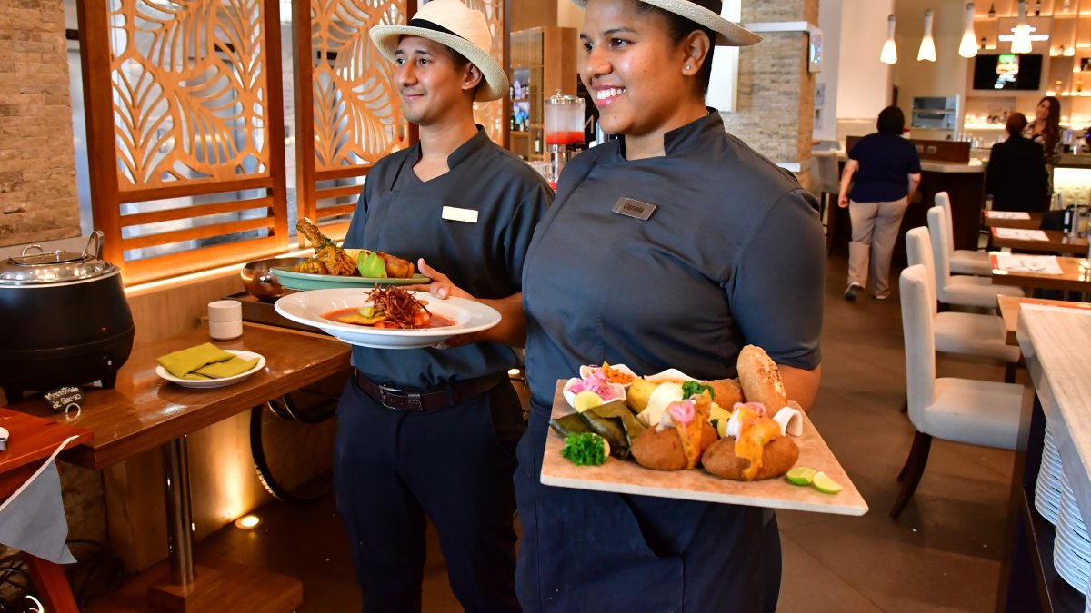 Uno de los platos típicos de Ecuador es el corviche, en la foto el servicio en un restaurante de Guayaquil.