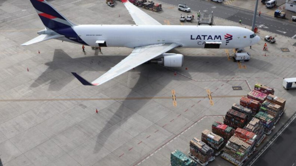 Operaron 20 aerolíneas de carga, con un total de 534 vuelos de salida.