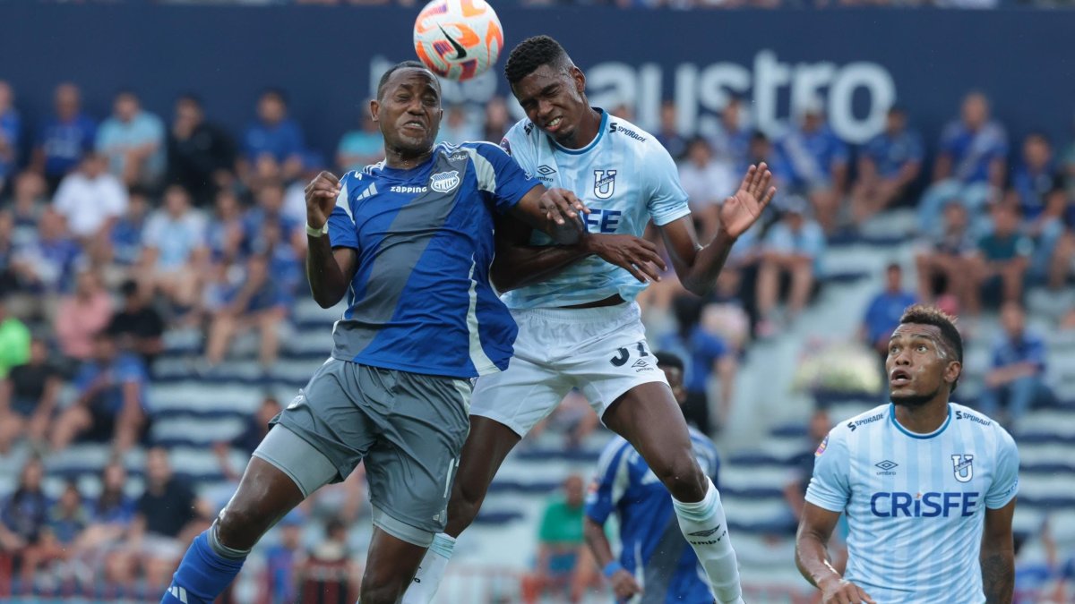 Emelec y Católica por la primera fecha de LigaPro 2025 en el Capwell.