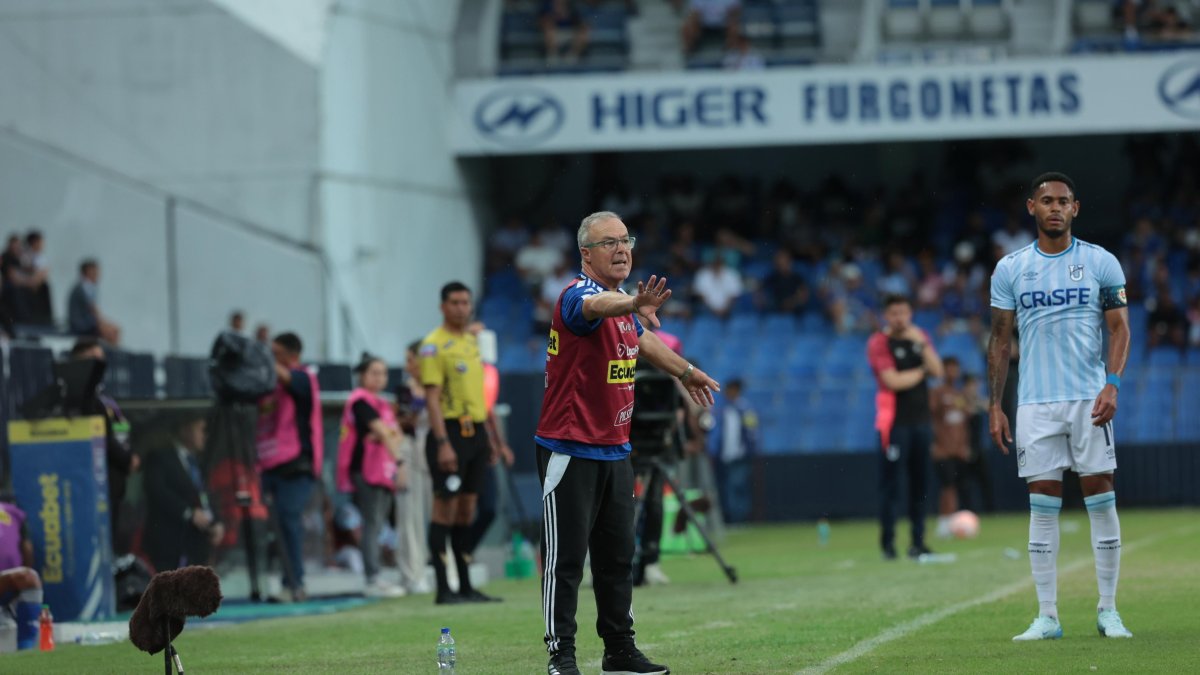 Jorge Célico reacciona durante el partido entre Emelec y Universidad Católica del pasado domingo 16 de febrero.